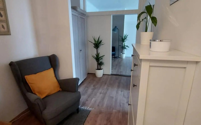 Anenska by Charles Bridge 2