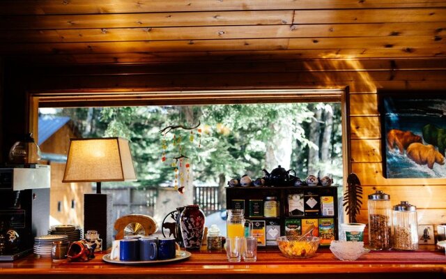 Skeena River House Bed  Breakfast