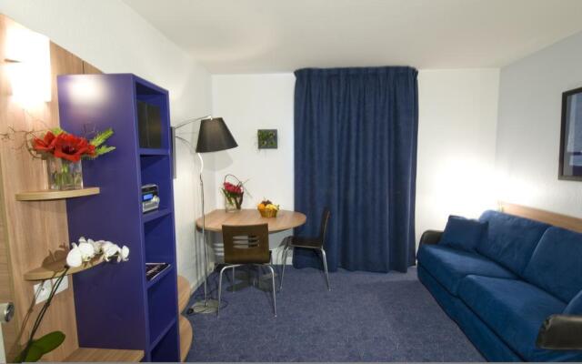 Canal suite Paris La Villette