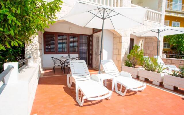 Hope - 30m to the sea & Seaview - A4