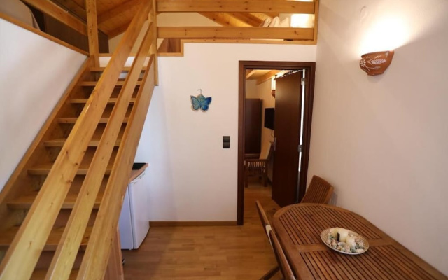 Ontas by Praxithea Traditional Home