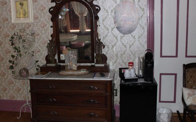 Carriage Stop Bed & Breakfast