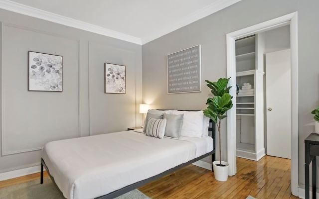 Minimalist Studio Apt in Edgewater