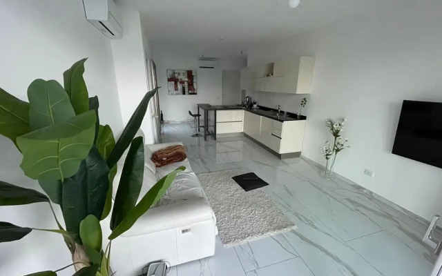 Isole Apartment With Pool and Lake View in Baveno