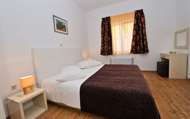 Lastura Aparthotel & Mobile Homes