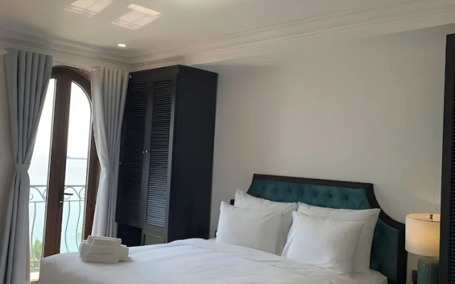 The Room Hotel Phu Quoc - Starbucks