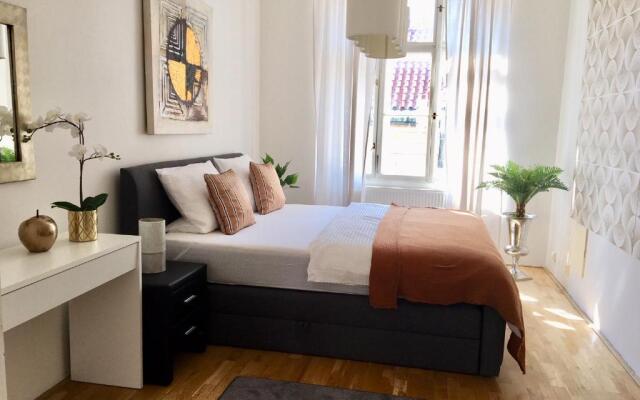 NEW DESIGN & STYLE Apartment Old Town XXL