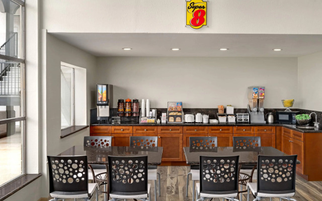Super 8 By Wyndham Houston/Dtwn/I-610