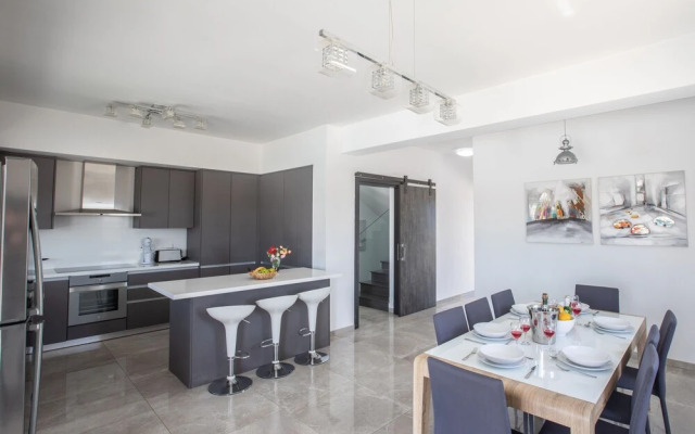 Villa Sienna, Fabulous 6bdr Protaras Villa