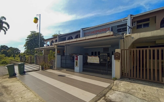 OYO HOME 90261 Hom2rex Kuching Homestay