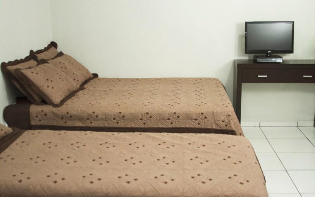 Eduardo Hotel