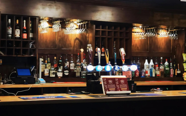 Crown Hotel Stone