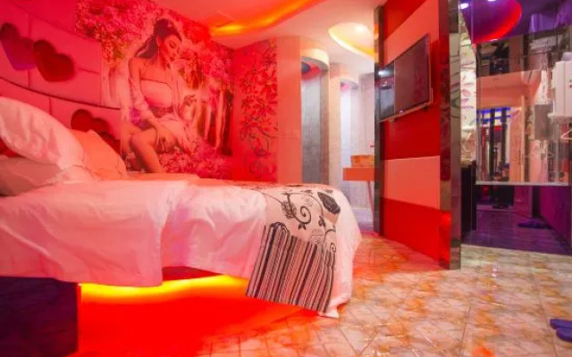 Shanghai Viking Theme Hotel(Sheshan Subway Station Store)