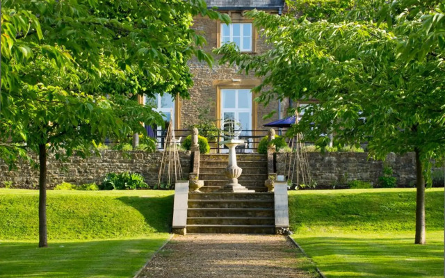 Lanes Hotel