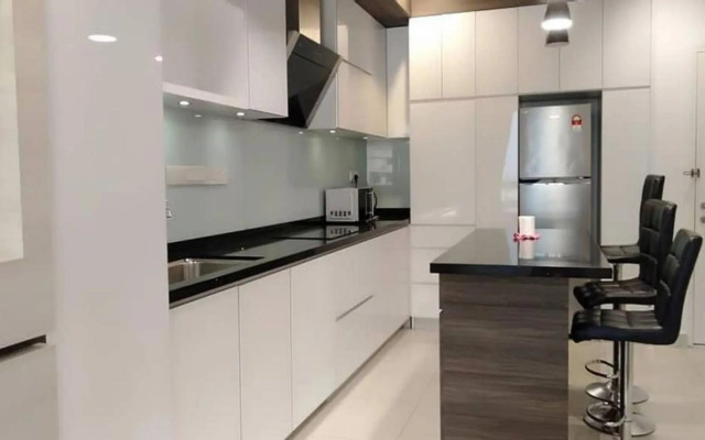 Mansion One Suites by Merlene