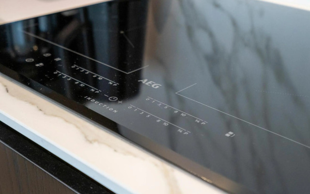 The Waves-Luxurious 3bedroom app w big terrace & garage