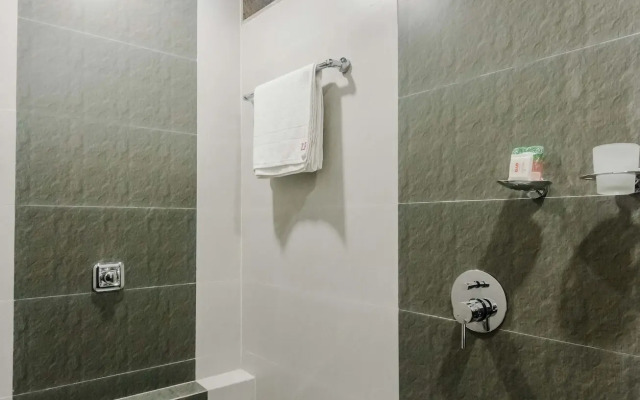 OYO 328 Hotel Royal Grand