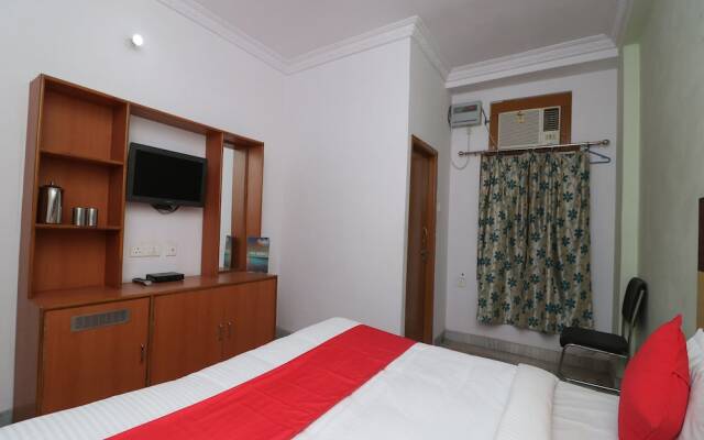 OYO 14898 Hotel Dwarika