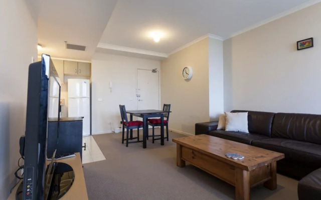 Surry Hills 1 Bedroom Apartment. in Convenient Location