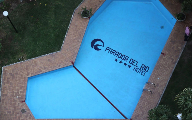 Hotel Parador Del Rio