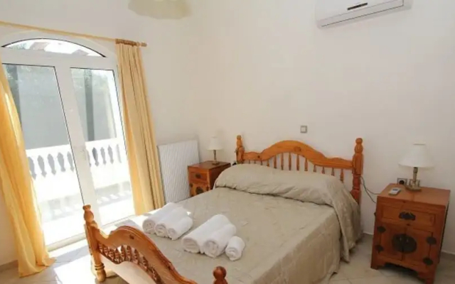 Spacious 5 Bed Villa With Pool in Kefalonia