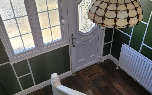 In the Posh Suburb Enjoy the Peak District Views