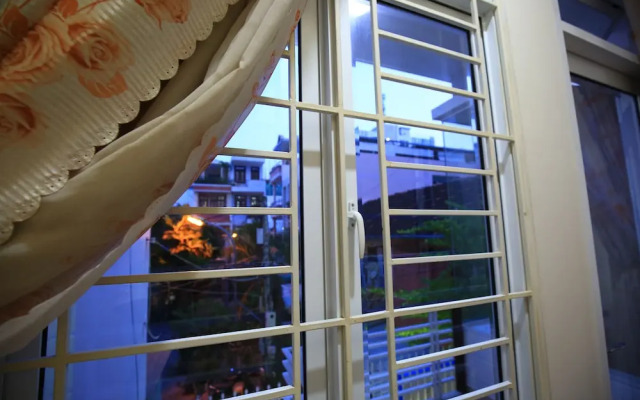 OYO 385 Gia Huy Hotel