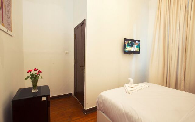 Tahrir Plaza Suites