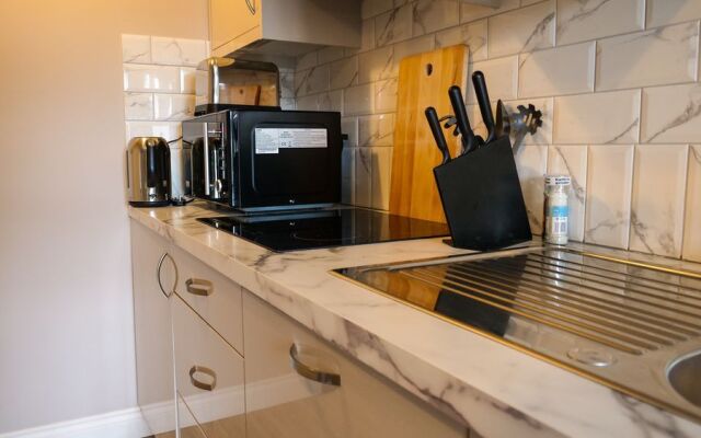 Ha'Penny Bridge Apartments