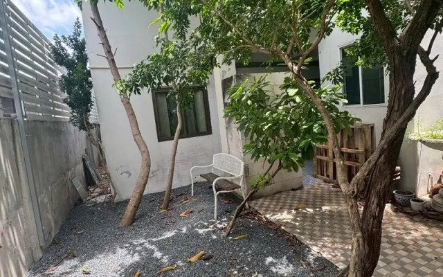 Sukhum Mega Bangna Guest House