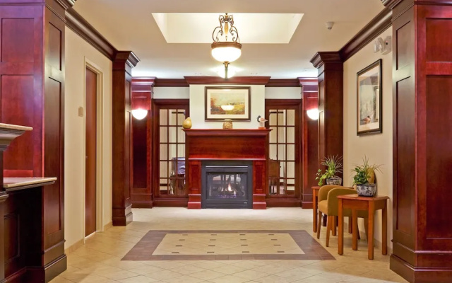 Holiday Inn Express Hotel & Suites Latham