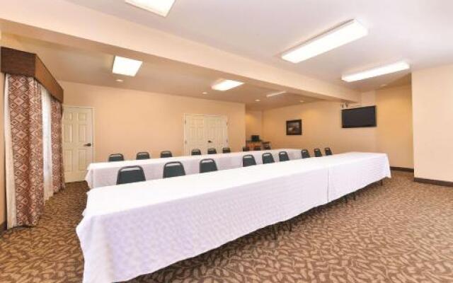 Best Western Plus Kalispell/Glacier Park West Hotel & Suites