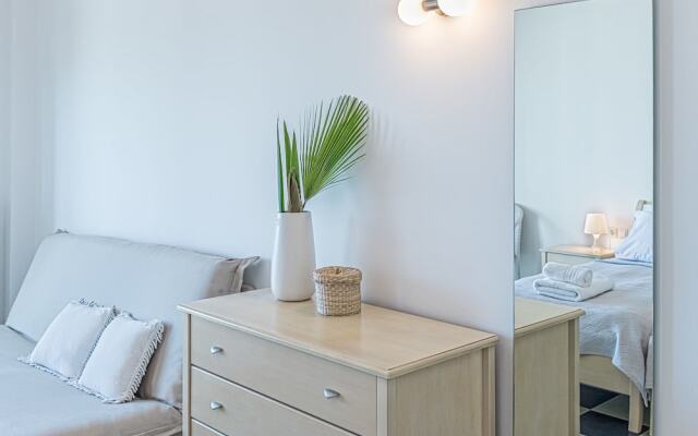 Akti Villa - Seaside Living