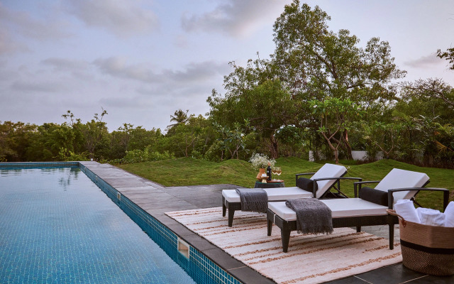 Estate De Frangipani