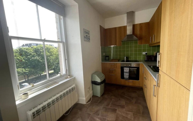 Cosy 2 Bedroom Apartment in the Heart of Leith