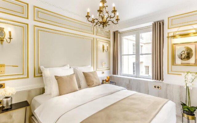 Luxury 6 Bedroom 5 bathroom Palace Apartment - Louvre View