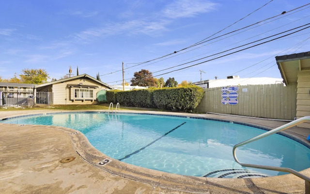 Safari Inn - Chico