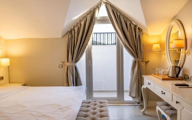 The PINEHILL Hotel & Suites