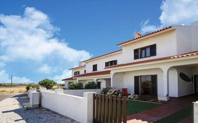 Soothing Holiday Home in Ferrel near Baleal Island