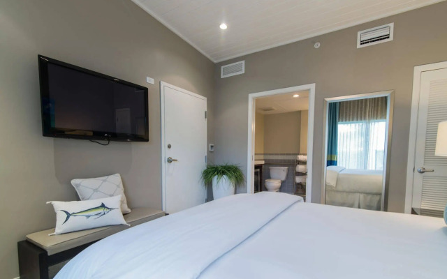 Orchid Key Inn - Adults Only