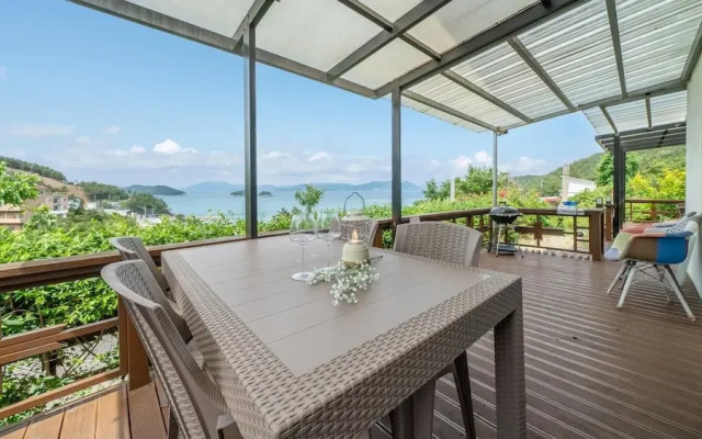 Yeosu Dulggot Pension