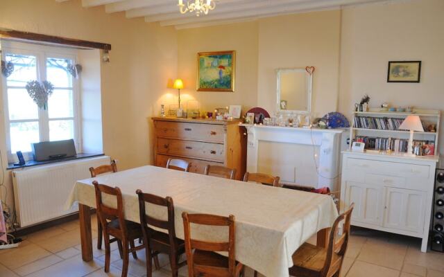Pleasant Fermette with Outdoor Swimming Pool near Durbuy