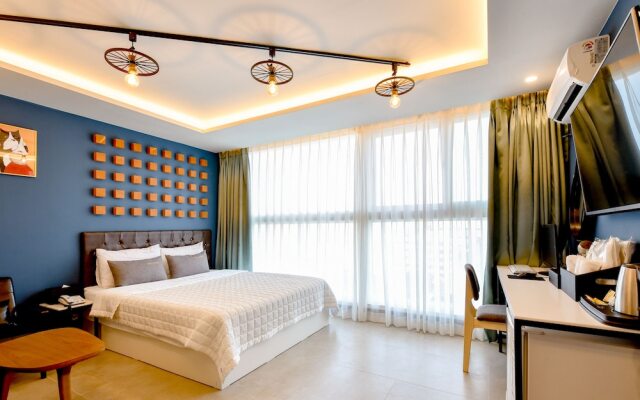 The SWEET Hotel