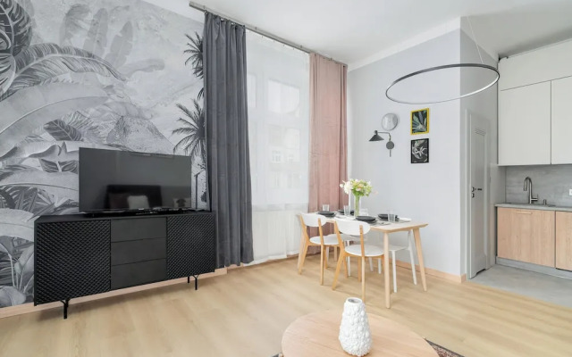 Poznan 3rd Floor Studio for 2 by Renters