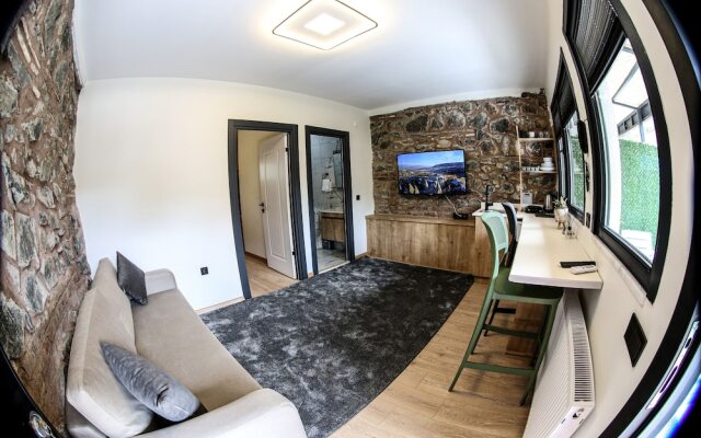 Mia Mia Suites Apart-Hotel
