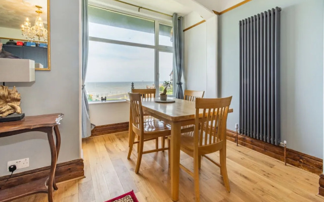 Beachside Apartment