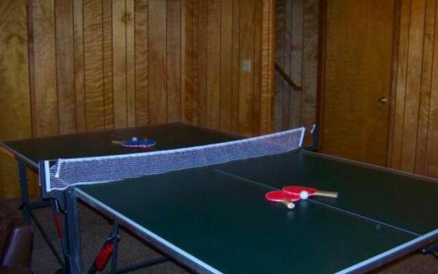 RedAwning A Beary Nice Lakefront