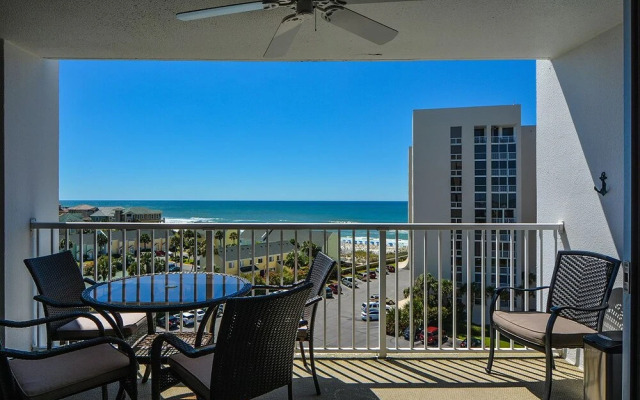 Shoreline 3084 Condo by RedAwning