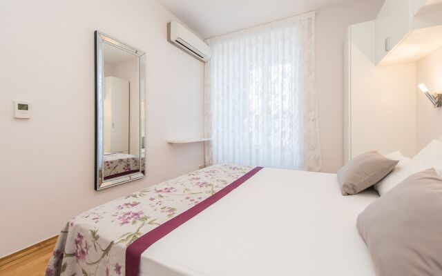 Apartments Dyana