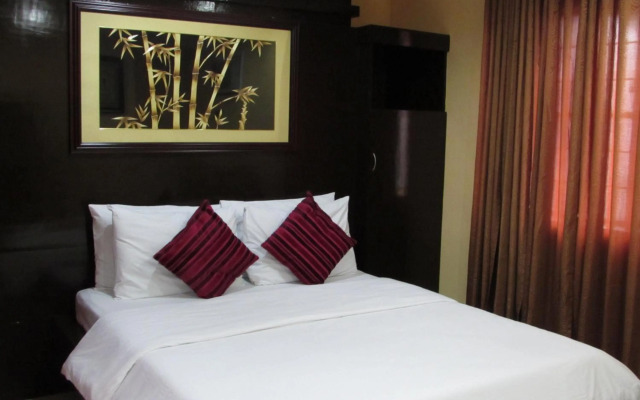 Oyster Plaza Hotel